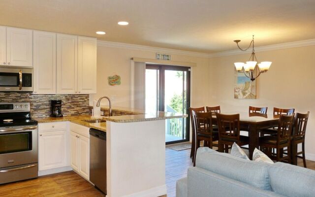 West-facing Home With Pool and 2nd Floor Porch