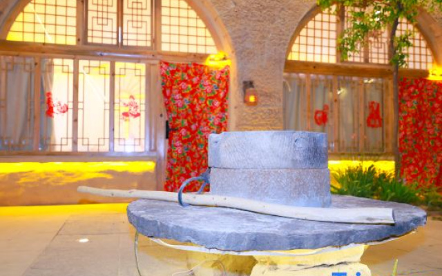 Old Yan'an Cave Dwelling Hotel