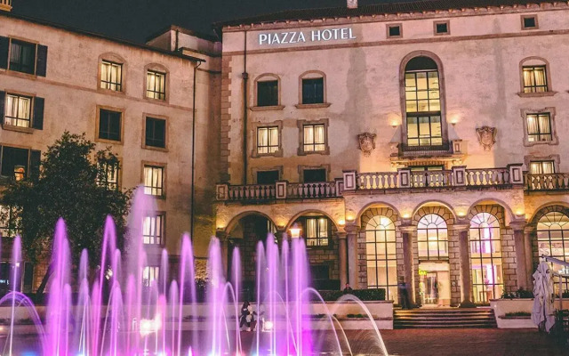 Piazza Hotel Montecasino