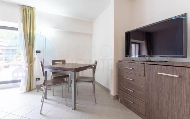 Bilocale in centro con terrazzo e wifi - AS11