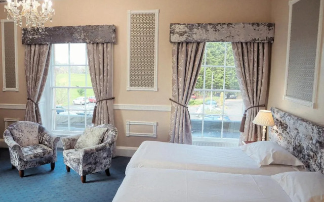 Shaw Hill Hotel Golf And Country Club