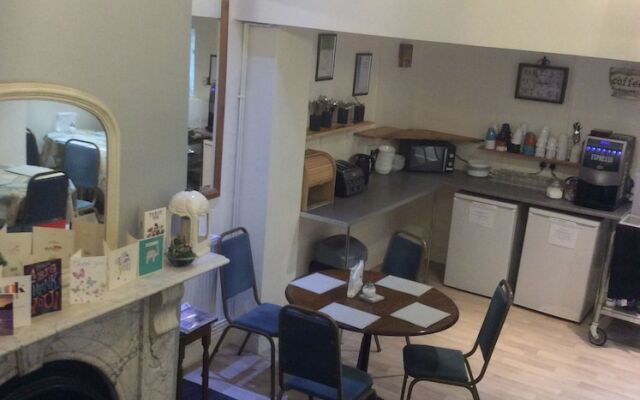 Avon Side Guest House