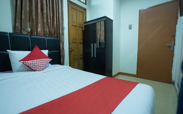 OYO 176 Near Cideng Virgo Residence