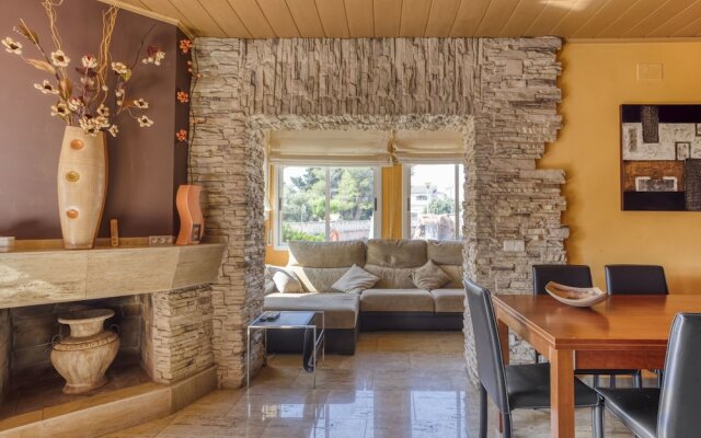 Premium Holiday Home in El Vendrell With Swimming Pool