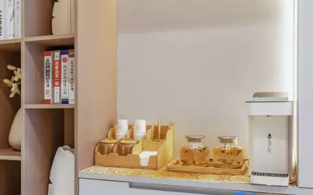 Home Inn·neo (Nanning Qingxiu Wanda Dongge Road Metro Station Branch)