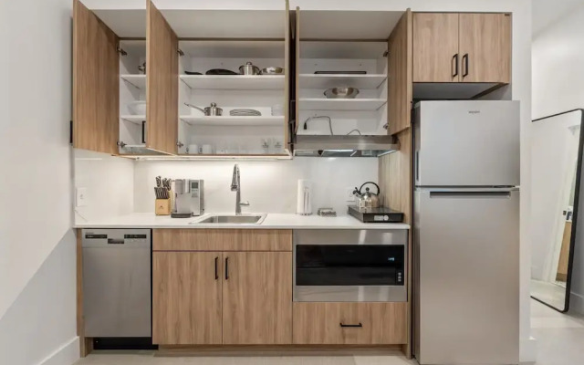 The Continental, powered by Placemakr - Downtown - Market Square