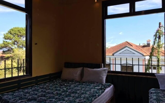 Mars House Homestay