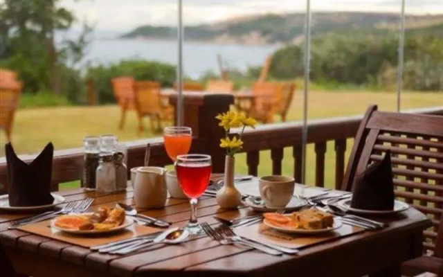 Crawfords Beach Lodge & Cabins