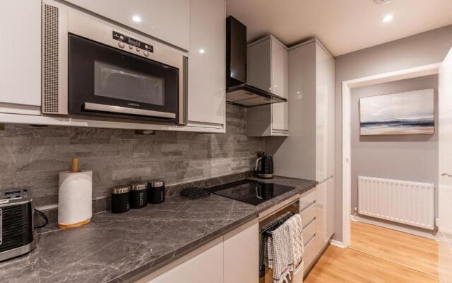 Stylish 2 bedroom apartment in Bournemouth, 500m from beach