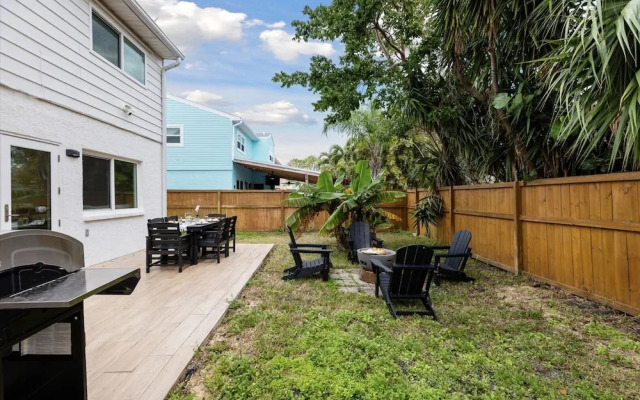 10 Colonial Drive