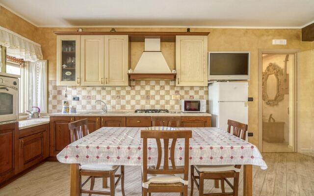 Traditional Holiday Home in Fontane Bianche With Pool