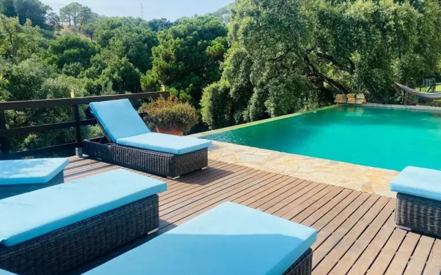 Luxury Villa With Stunning Views in Estepona