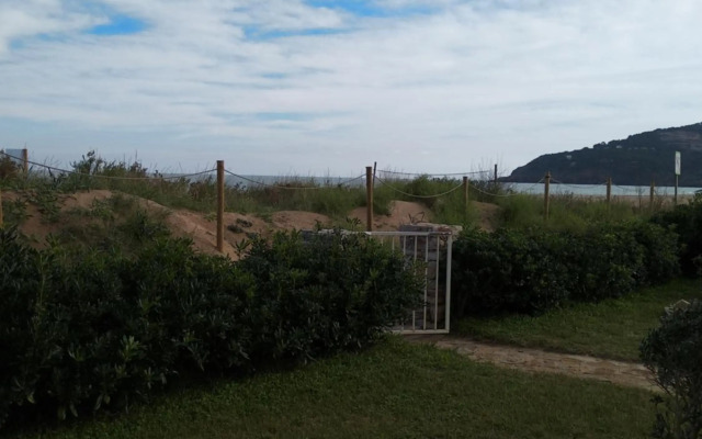 Sea front apartment in Platja Pals with terrace and parking