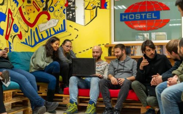 Hostel44