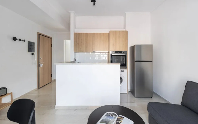 Elliot Neapoli, Athens