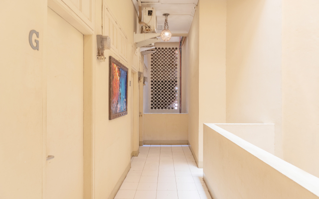 OYO 1111 Pasar Baru Inn