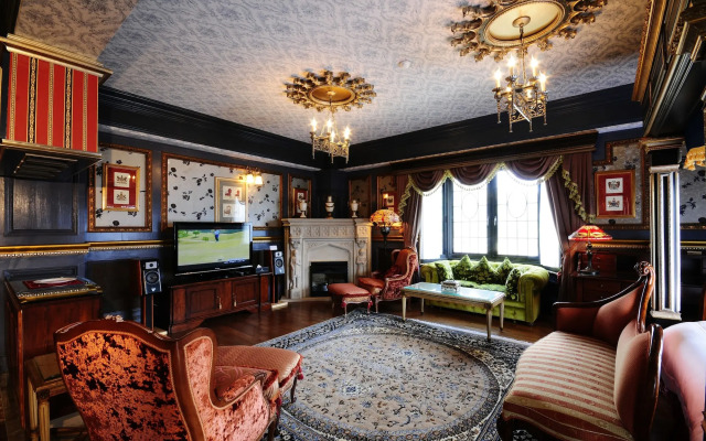 The Old England Manor