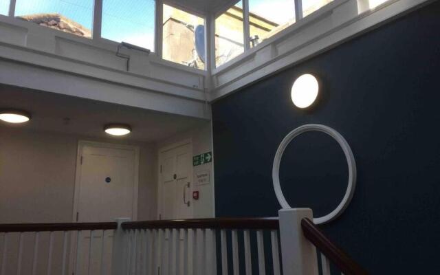 Beautiful Bath Apartment in iconic Milsom Street Location