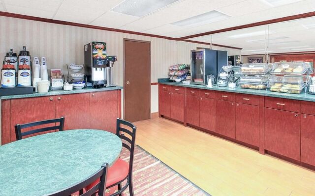 Baymont Inn & Suites Flint
