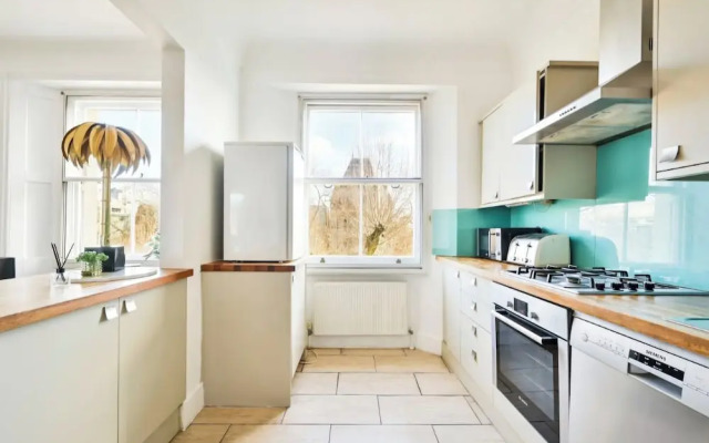 Luxury Kensington Apartment With 3 Bedrooms