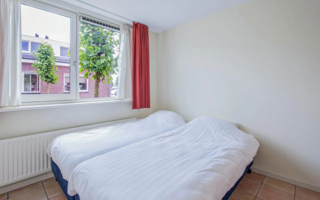 Apartment in Waterpark With Private Jetty