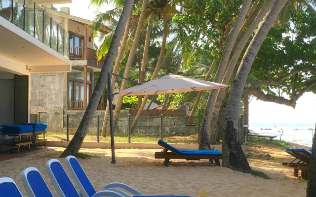 Sayura Beach Hotel