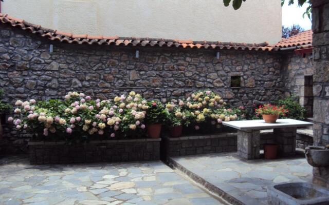 Guesthouse Karahalios