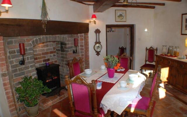 Wood Cottage Bed And Breakfast