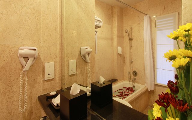 The Lokha Legian Resort & Spa