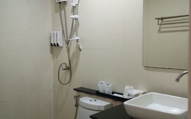 Island Patong Beachfront Apartments