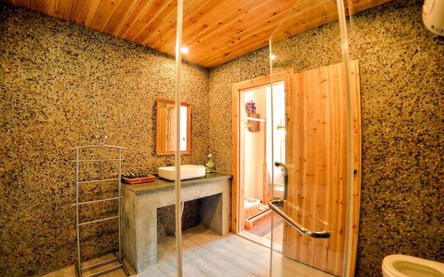 Floral Hotel Qiandaohu Deyishe Inn