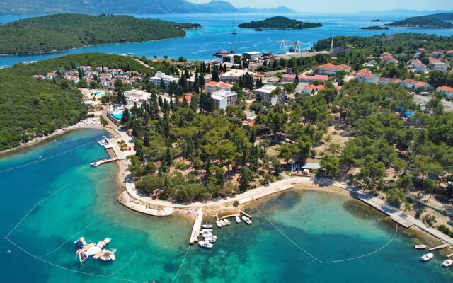 Mobile Homes - Port 9 Camping