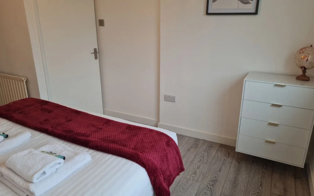Lovely 2-bed Apartment in Cheltenham Spa