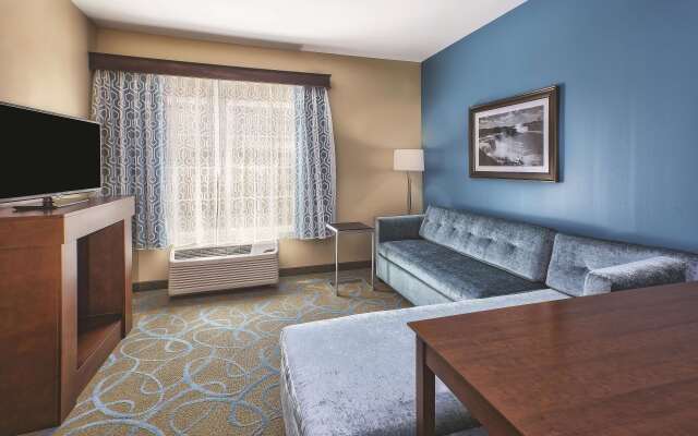 La Quinta Inn & Suites by Wyndham Niagara Falls