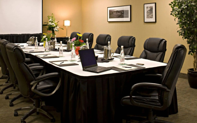 Delta Hotels by Marriott Calgary Airport In-Terminal