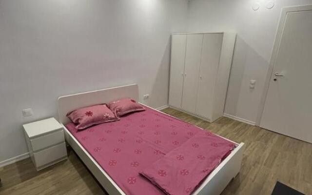 Cosmopolis Single Bedroom Apartment 204