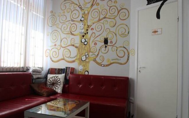 Id Inn Hostel