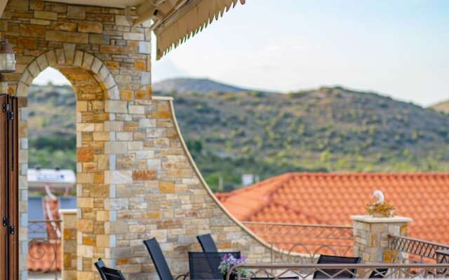 Paul's American Mansion- Volos suburb