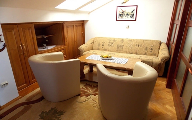 Apartment Ivo - with parking : A3 - 2. KAT Malinska, Island Krk