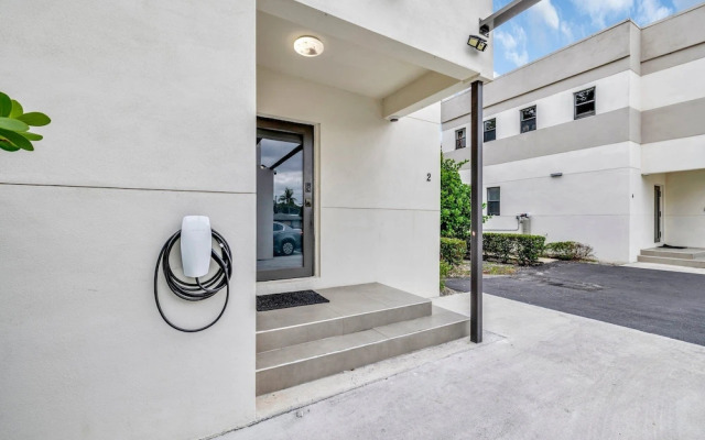 Townhome-10 mins to FTL Beach & Downtown