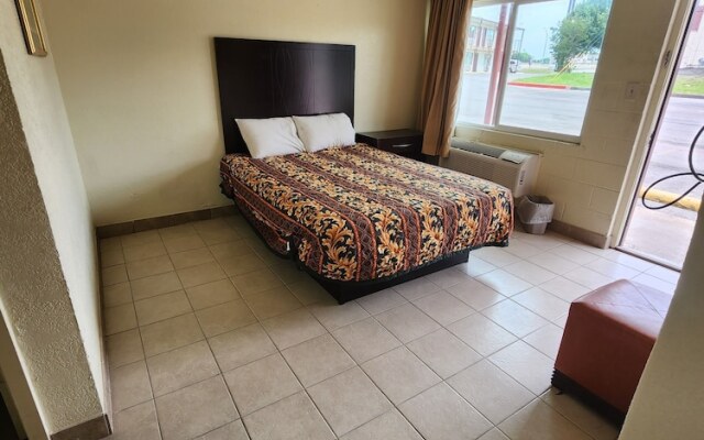 HomeTown Inn and Suites