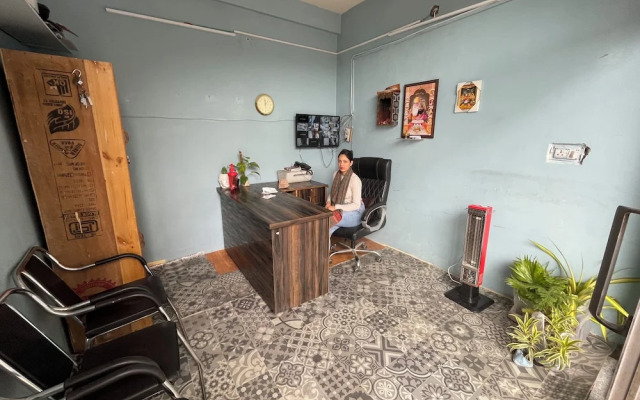 Singh Saab Rooms & Cafe
