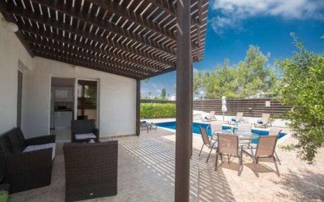 Holiday Home 3 Bedrooms 1 Bathroom - Pernera