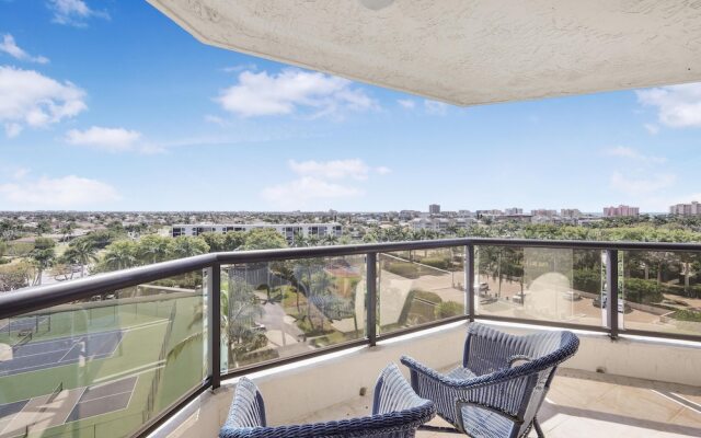 Cozy Beachfront Getaway With Pool and spa