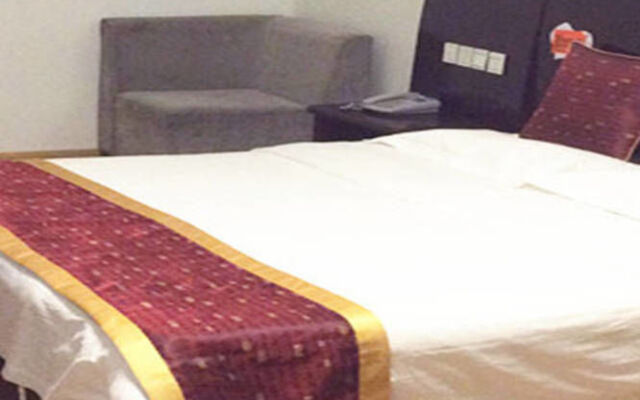 Xinyang Tianyi Express Hotel