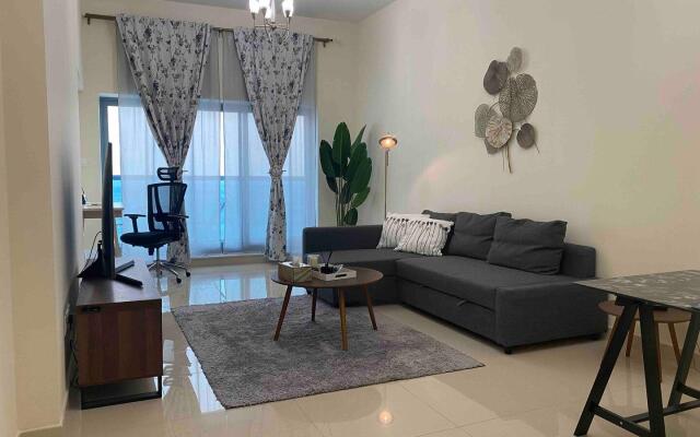 Luxurious 1-Bedroom Rental with Golf Course view