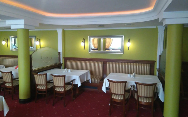 Hotel & Restauracja San Remo