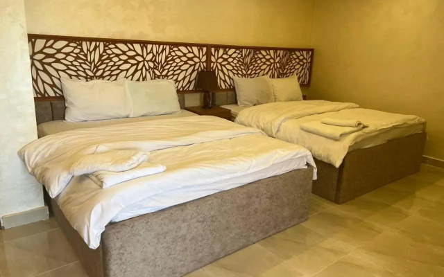 Pyramids Height Inn