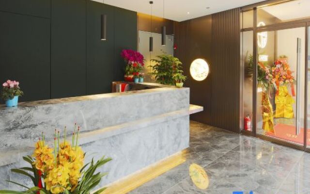 Yizhumeihe Hotel (Shanghai Chenghuangmiao Xiaonanmen Subway Station)