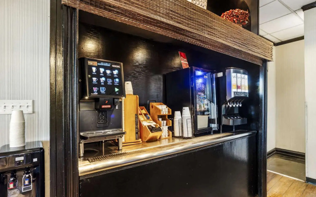 Best Western Plus Newark Airport West